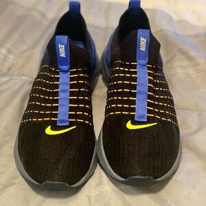 Nike React Phantom Run Flyknit 2. Black Hyper Royal